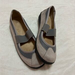 Elegant Women's Gray Loafers